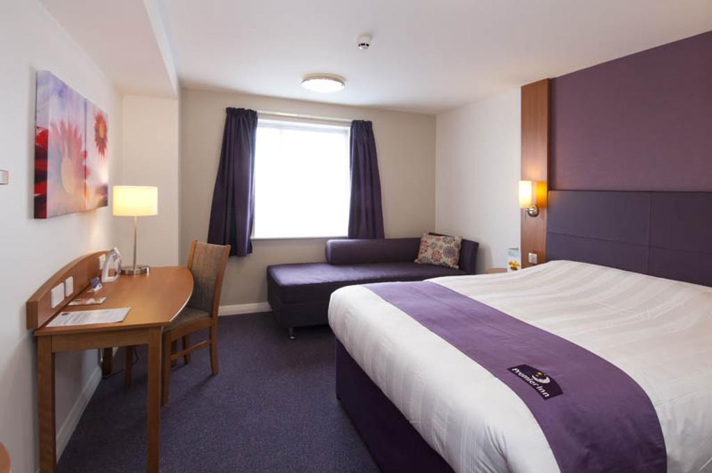 Premier Inn Gravesend - A2/Singlewell Екстер'єр фото