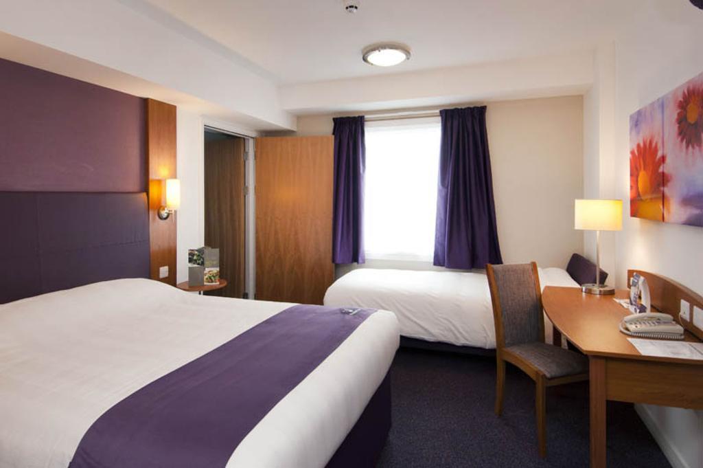 Premier Inn Gravesend - A2/Singlewell Екстер'єр фото