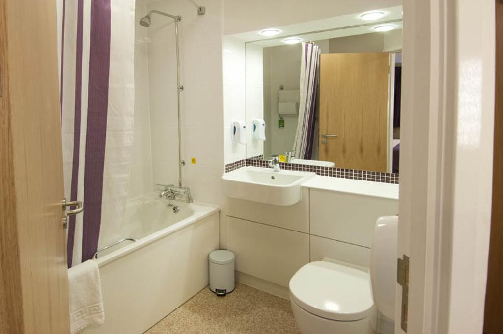 Premier Inn Gravesend - A2/Singlewell Екстер'єр фото