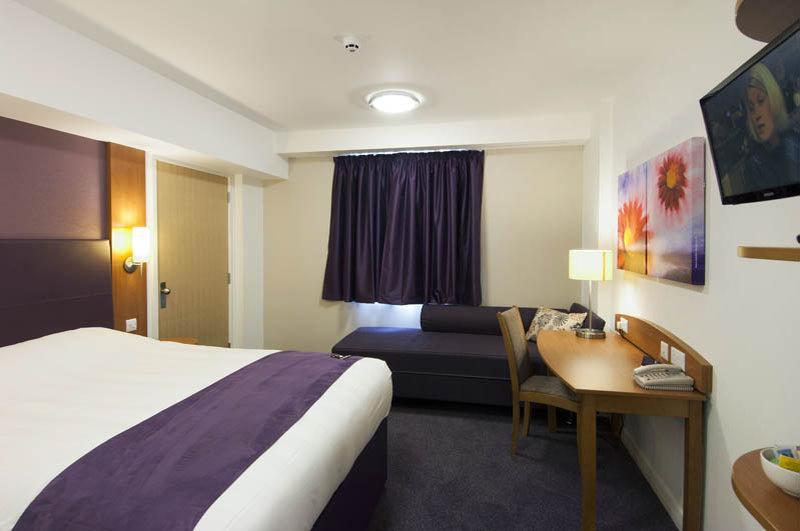 Premier Inn Gravesend - A2/Singlewell Екстер'єр фото